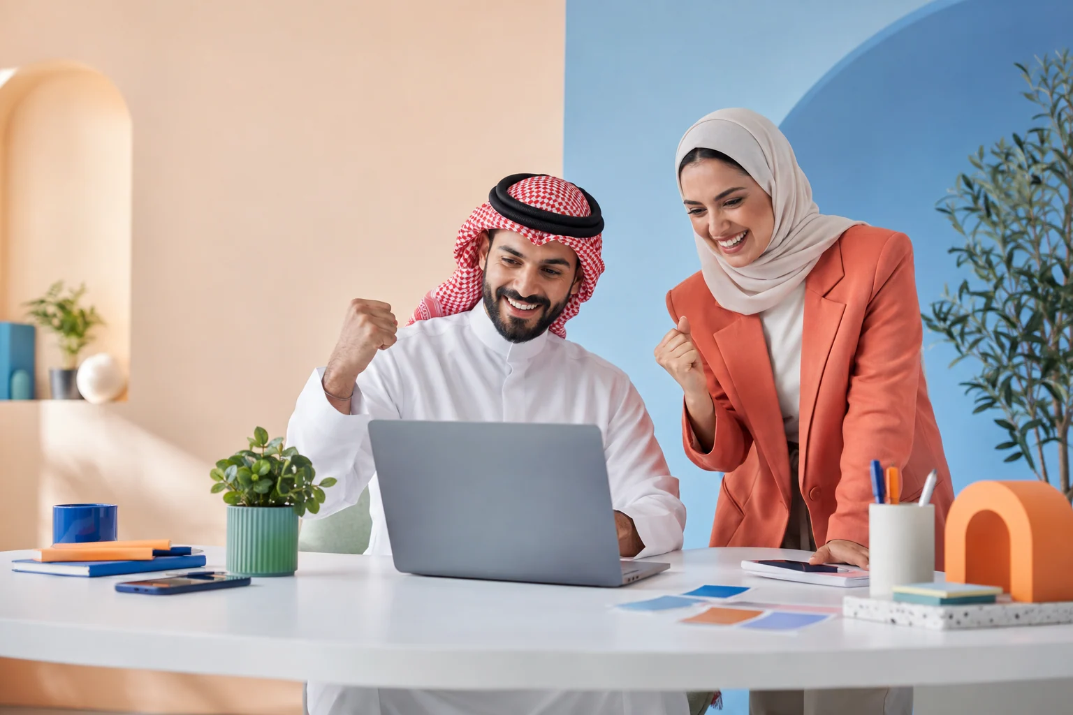 رائد أعمال ومصممة سعوديان يتعاونان على فكرة جديدة